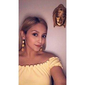 Meet your Posher, Angela